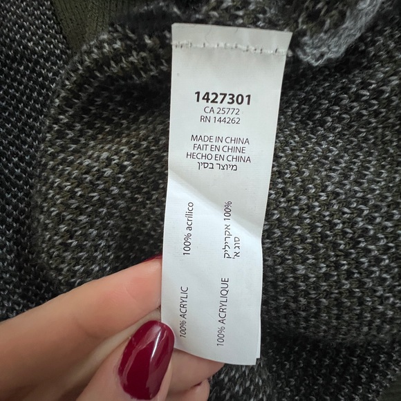 Camouflage Open-Front Women Sweater - Picture 7 of 8